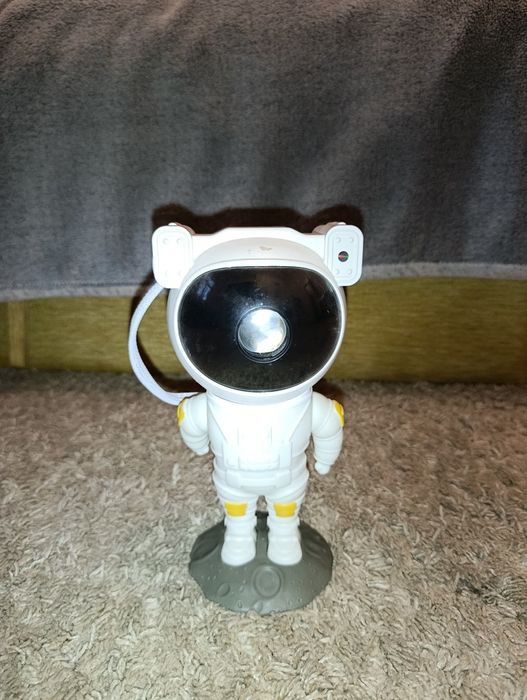 Ночник який створює атмосферу космосу