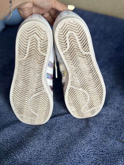 Жіночі шкіряні кросівки Adidas Superstar Holographic 37 розмір