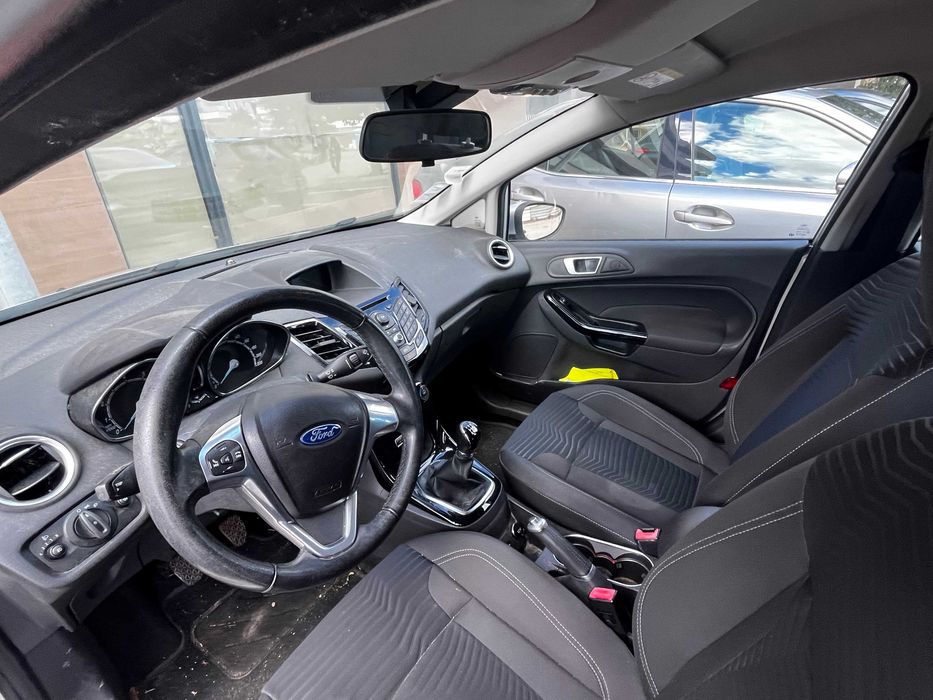 Vendo Carro Ford Fiesta de Nov 2013