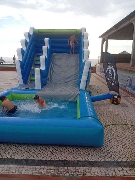 Piscina de água ou bolas