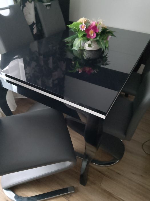 Sprzedam stół rozkładany
