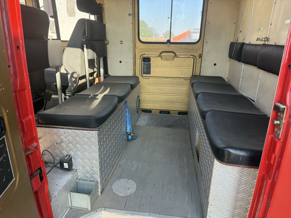 Mercedes 409  okazja swietny stan 20000 km  9 osobowy straż pożarna