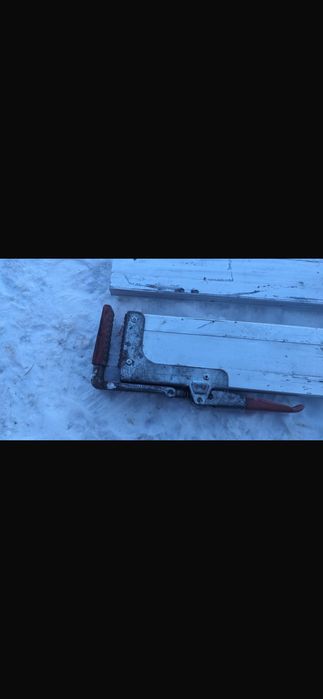 Розпірні планки фіксації вантажу