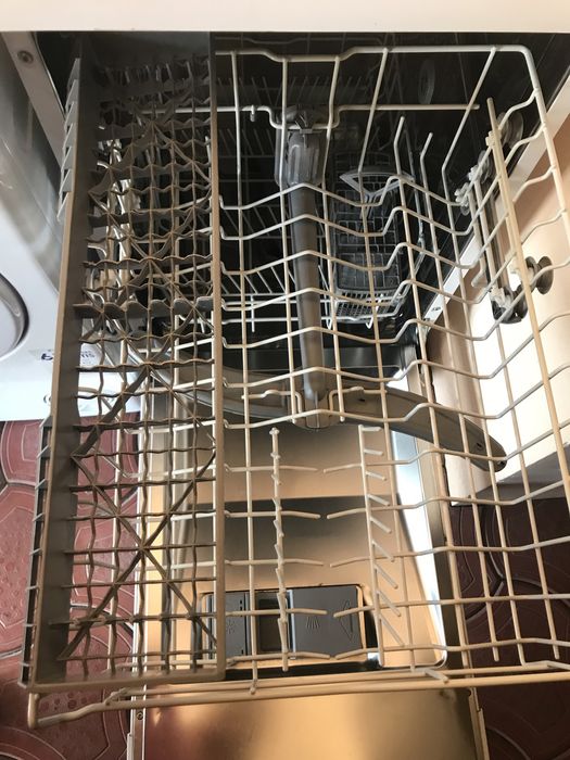 Продам німецьку посудомийну  машинку 45 см. Siemens.