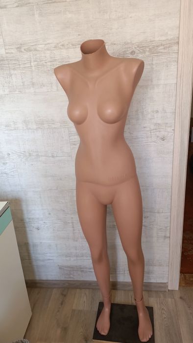 Продам маникен в отличном состоянии.