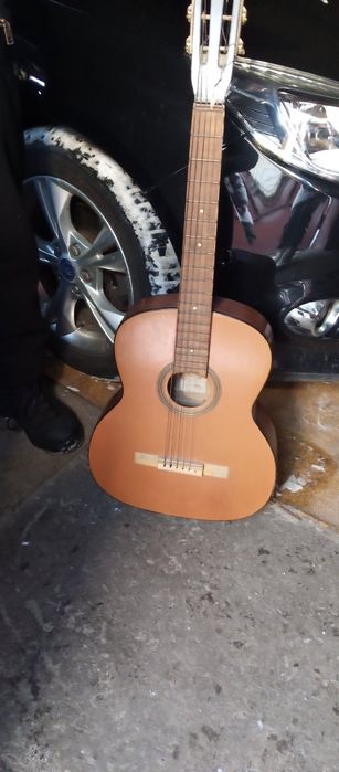 Продам гітару 6ті струну