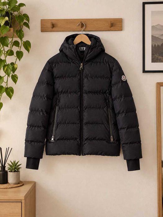 Kurtka czarna zimowa Moncler S 36 oryginalna
