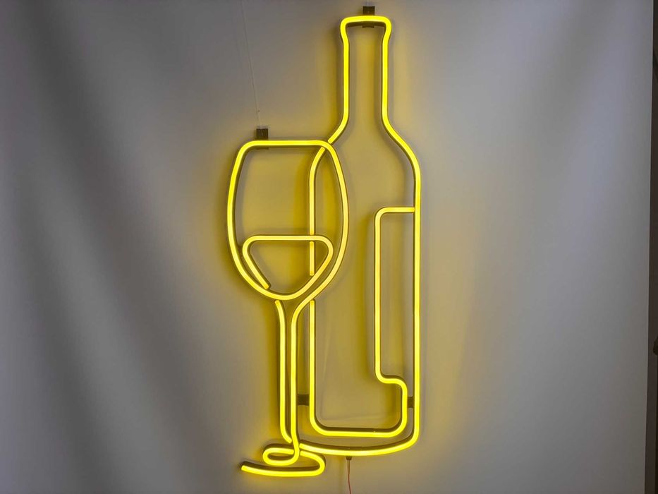 Неонова вивіска "Пляшка вина" лимонно-жовта, 800*326 мм