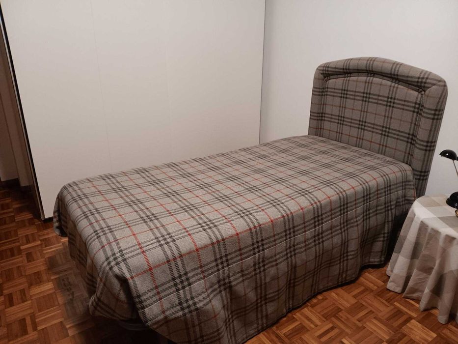 Conjunto de cabeceira de cama e colcha