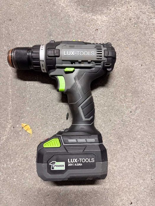 Wiertarko - wkrętarka Lux-Tools A-BS-20 + bateria 4Ah + zestaw bitów