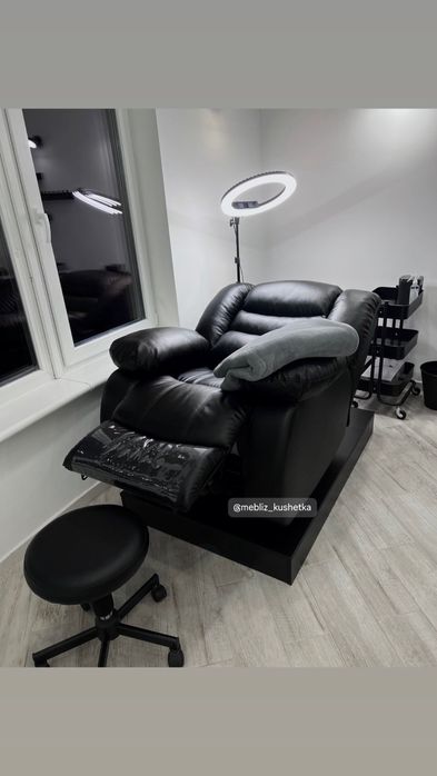 Крісло реклайнер 180 градусів для майстрів