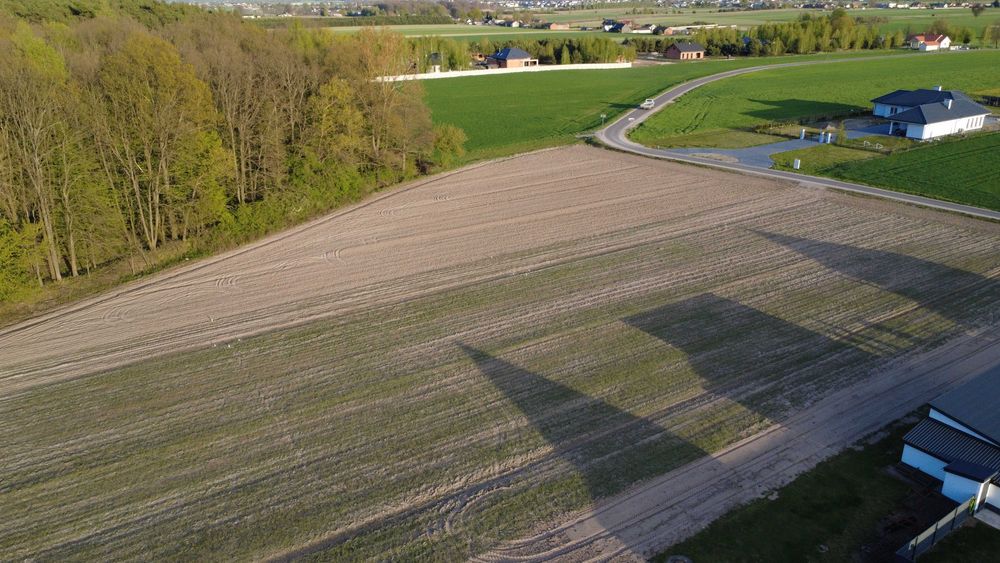 Działka 1200 mkw. z bezterminowymi WZ (Małecz, gm. Lubochnia) - bezpośrednie sąsiedztwo lasu - Więcej