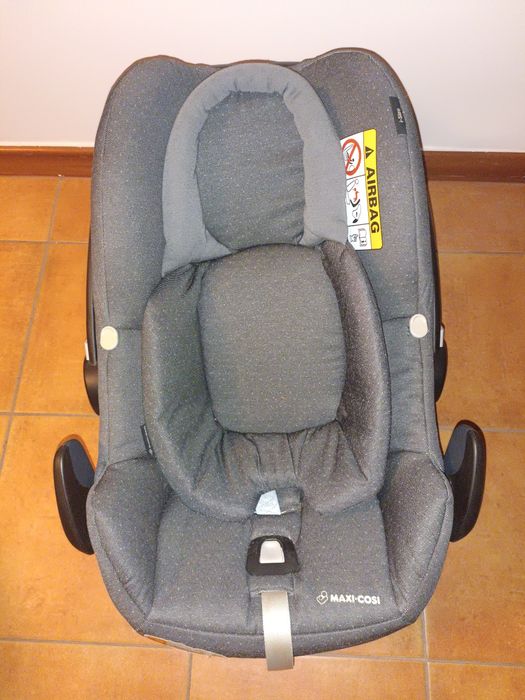 Fotelik maxi Cosi wraz z bazą isofix od urodzenia