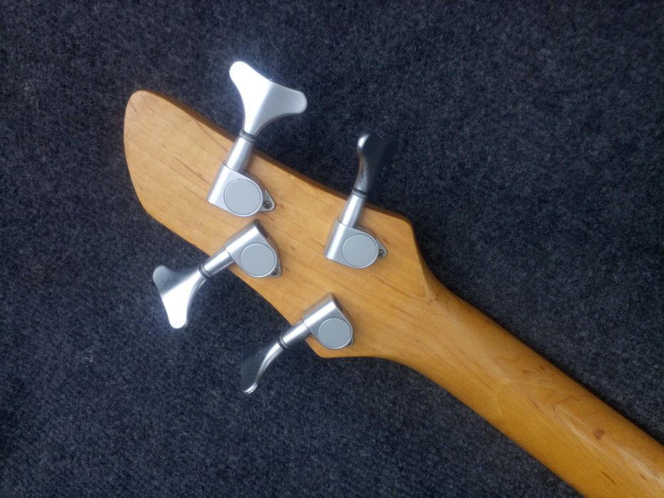 Gitara basowa Aria 4 struny