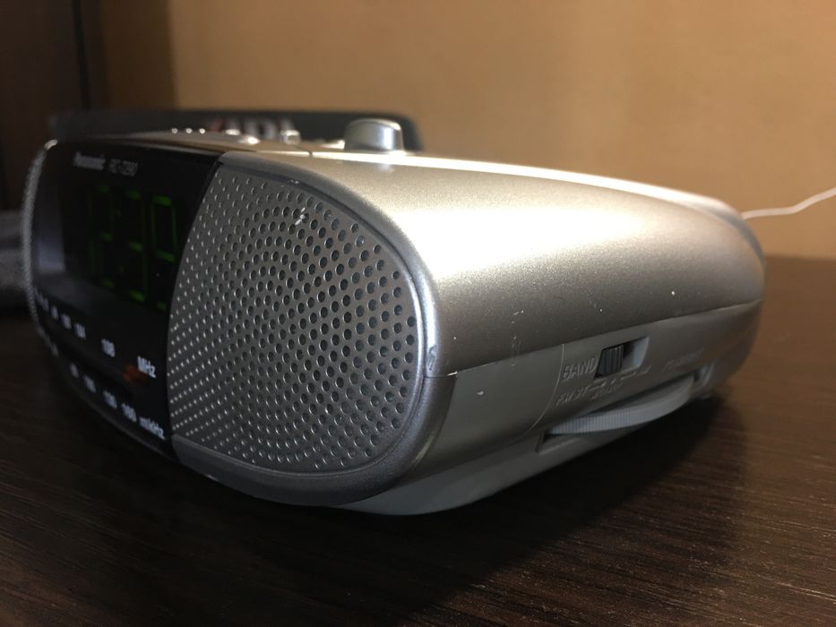 Стерео радиоприёмник Panasonic RC-7290 с двумя будильниками AM/FM