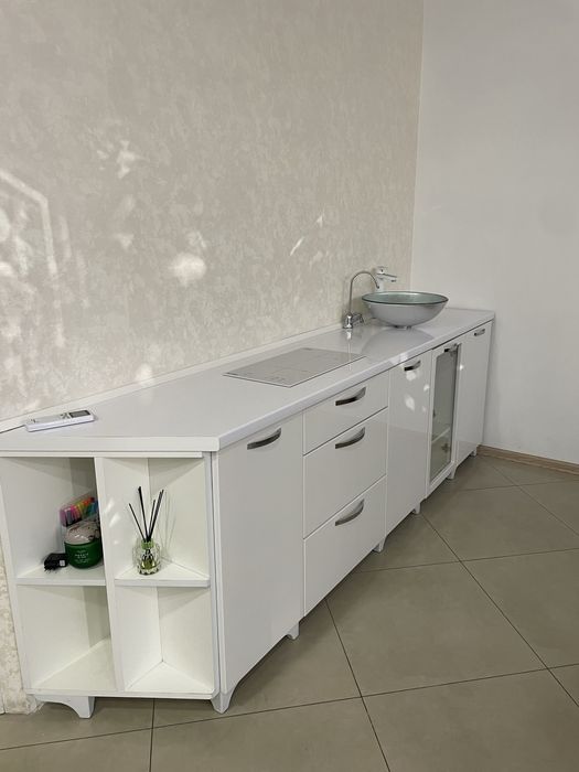 Меблі офісні цілий набір