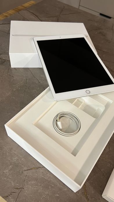 Apple iPad 8th 10.2" 32 GB Wi-Fi + Apple Pencil 1 gen