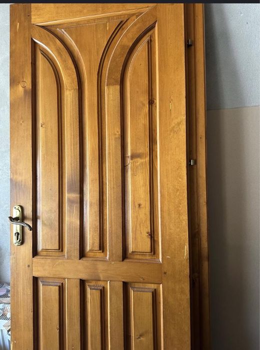 Продам двійні вхідні деревʼяні двері