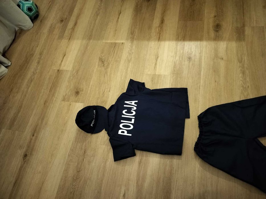 Sprzedam strój policjanta rozmiar 116