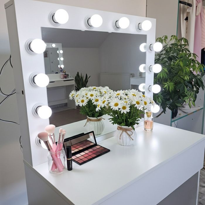 Toaletki kosmetyczne biurka do makijażu  super ceny