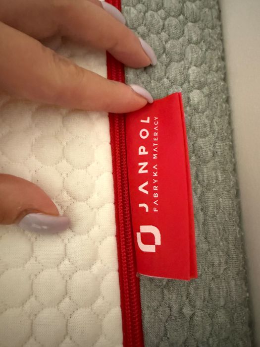 Łóżko domek w zabudowie + tapicerowane panele + materac + led