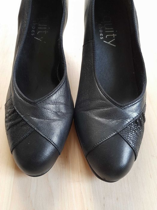 Туфлі, туфельки жіночі