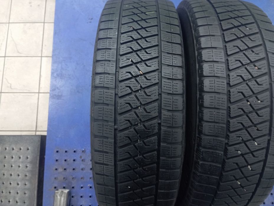 2szt zima opony lassa wintus  215/65/16C