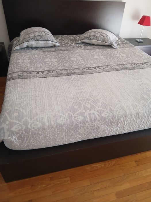 Mobilia quarto completa. Cama,comoda 2 mesinhas cabeceira  e espelho