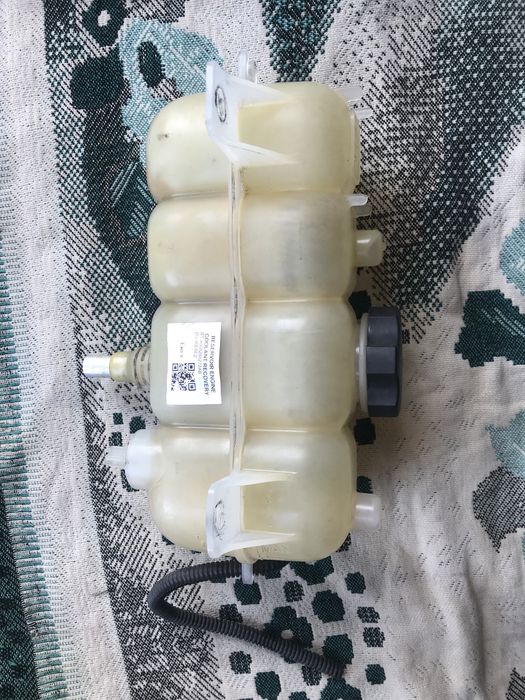 Бачок расширительний для Jeep Cherokee 2018-23 р/в з кришкой(всборе)