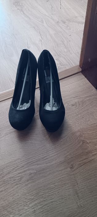 Calçado usado e novo