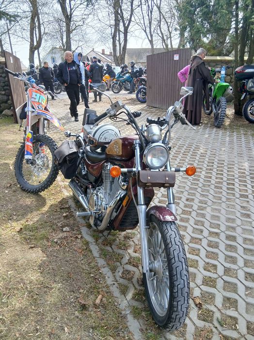 Suzuki intruder vs 700 1987r