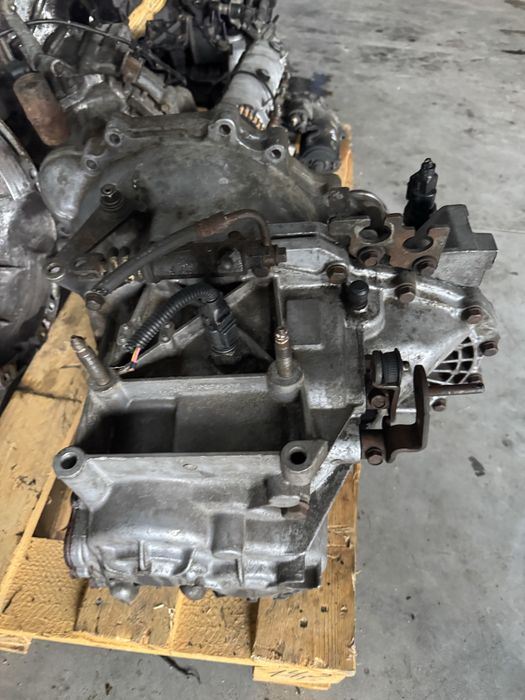 МКПП коробка передач 2.0 CRDI Kia Carens II (02-06) L2R