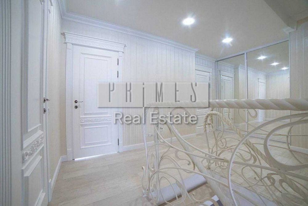 Продаж пентхауса 213.6 м² в класичному стилі, Анни Ахматової 30