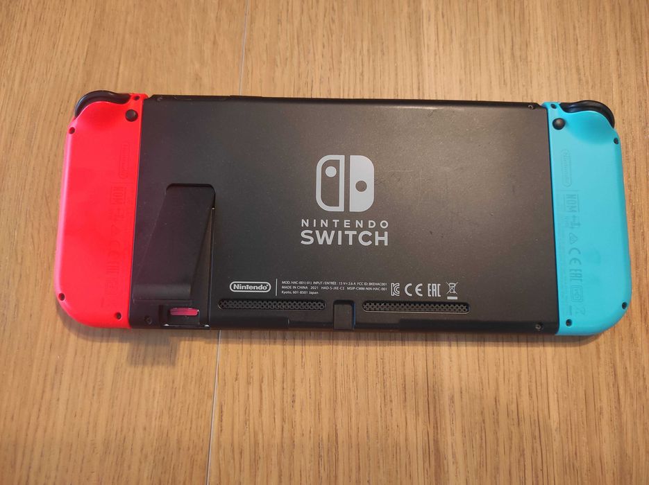 nintendo switch + etui