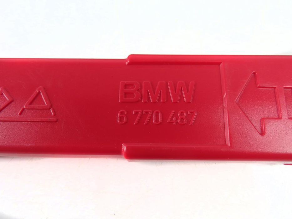 Triângulo De Sinalização Bmw Xm Ref: 701606770487 1977 - 2026