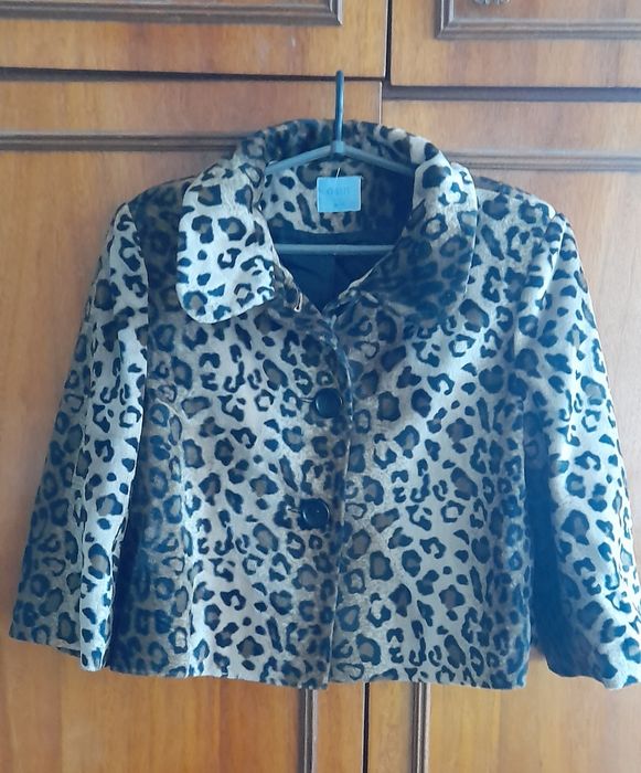 Продам верхній одяг