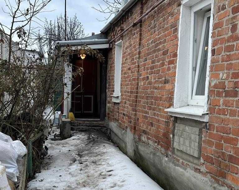 Продам будинок з ділянкою 5 хв метро 23 серпня