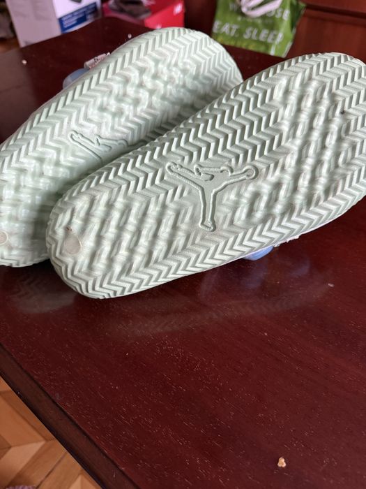 Тапочки Air Jordan Super Play J Balvin