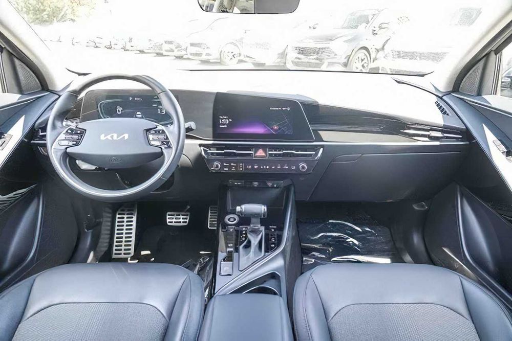 Kia Niro EX Hybrid      2023