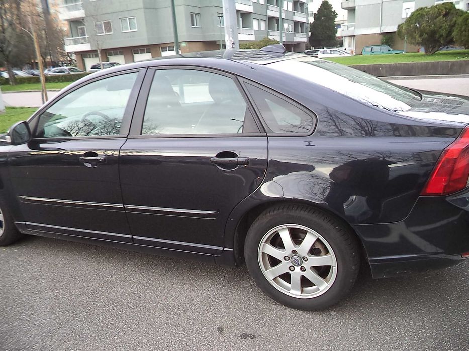 VOLVO_S  40 -1.6-TDI-5p-2010