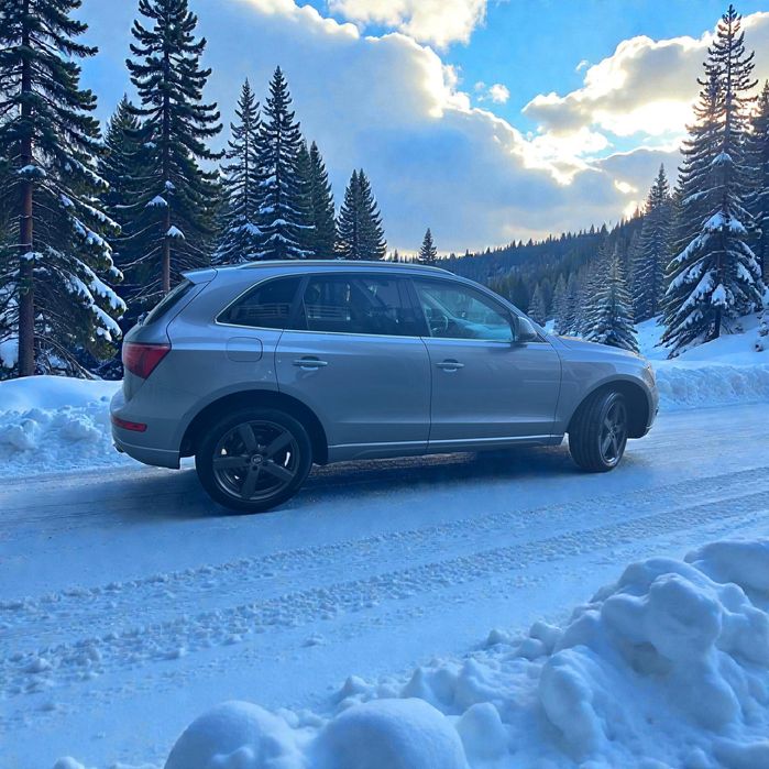 Надійний повнопривідний кросовер Audi Q5 Quattro