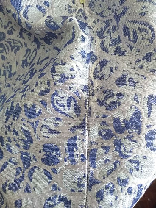 Vestido de cerimónia lilás e prateado