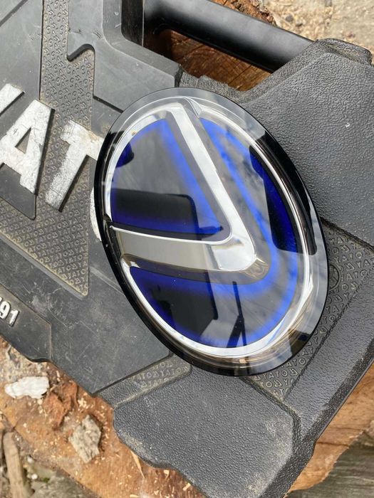 Lexus RX450, ES300H, 2016-2022 эмблема фронтальная синяя