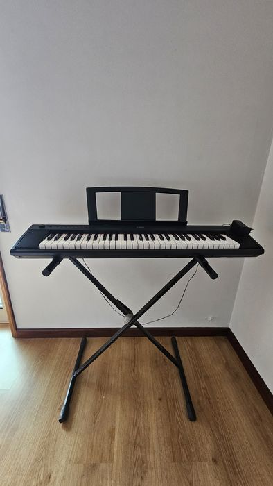 Piano digital Yamaha Piaggero NP-11.