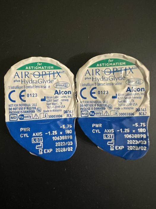 Контактні лінзи AIR OPTIX for astigmatism