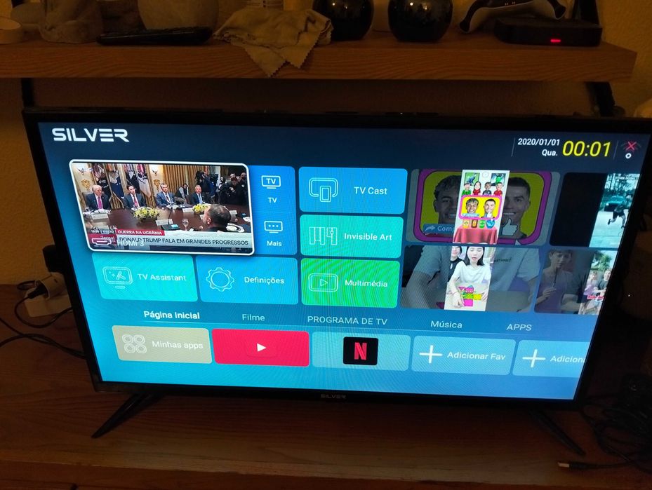 Smart TV de 32 polegadas silver