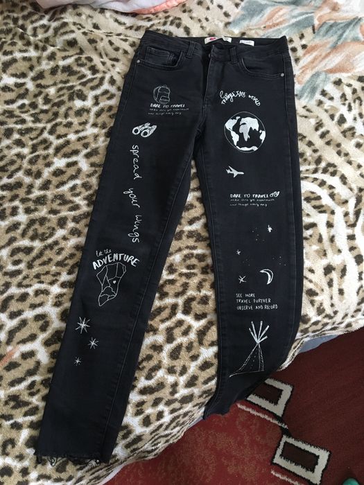 Продаються джинси