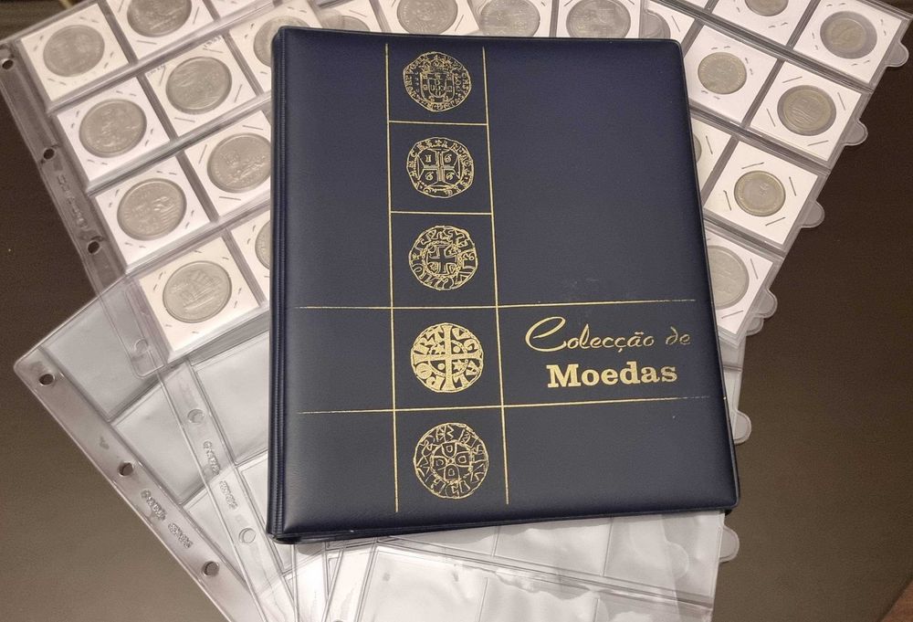 53 moedas + dossier + folhas para moedas