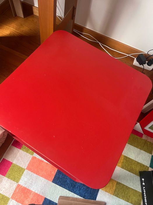 Mesa de Apoio com Rodas Vermelha (2 Níveis)