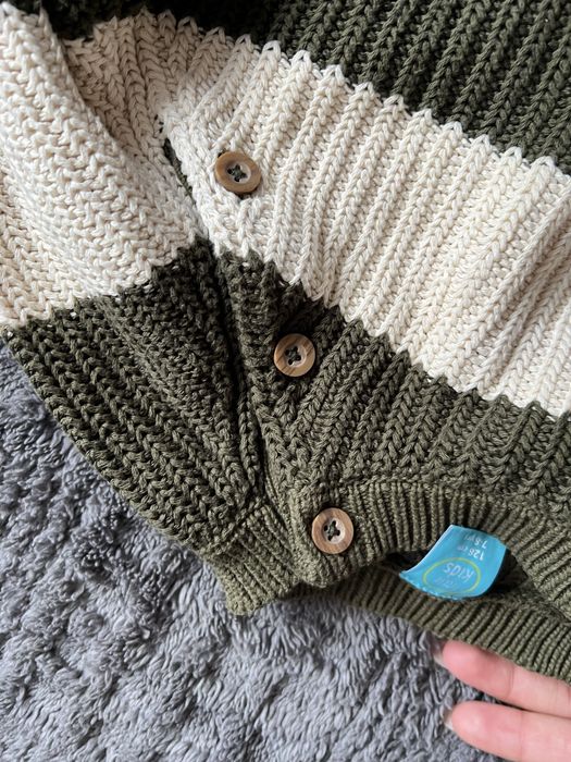 Вязаний теплий светер 128р